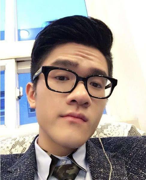 吃瓜直播间娱乐圈男主播